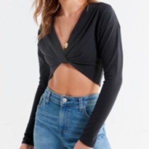 NWT Urban Outfitters Crop ✨